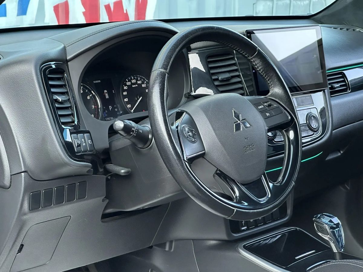 Mitsubishi Outlander — фото 19