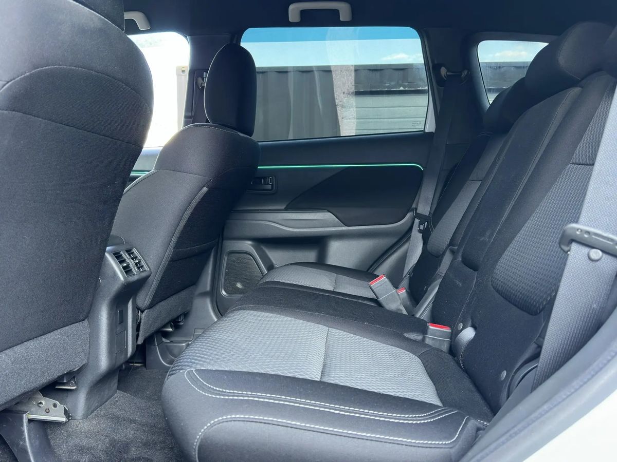 Mitsubishi Outlander — фото 12