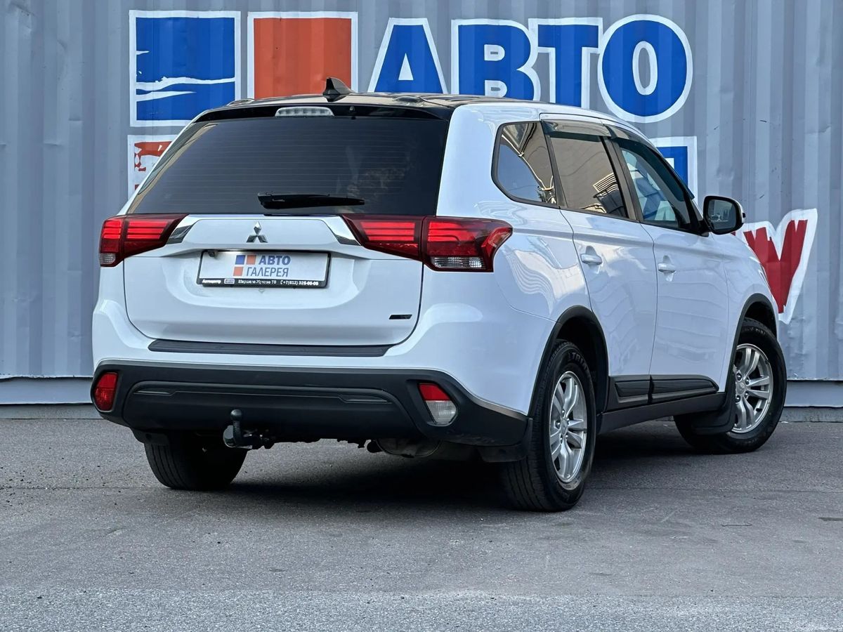 Mitsubishi Outlander — фото 4