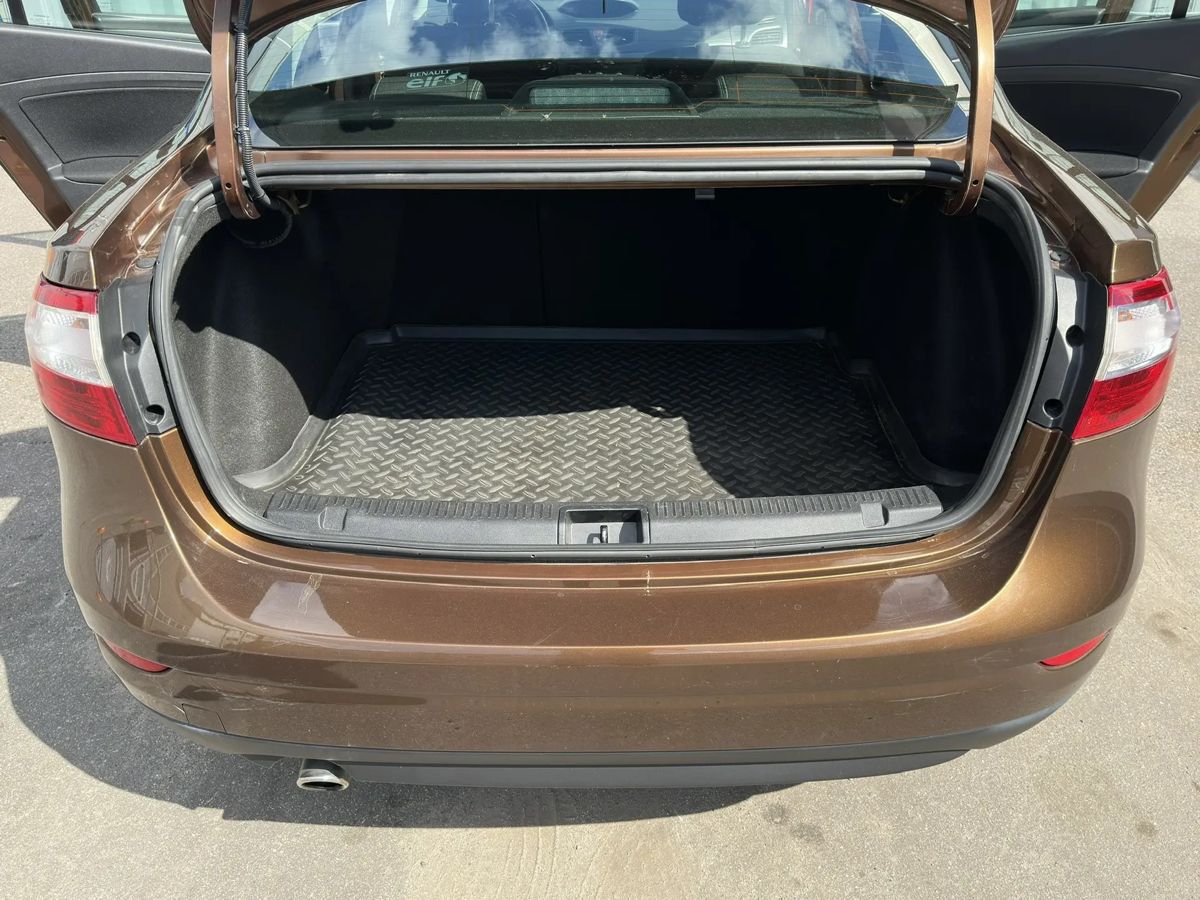Renault Fluence — фото 16