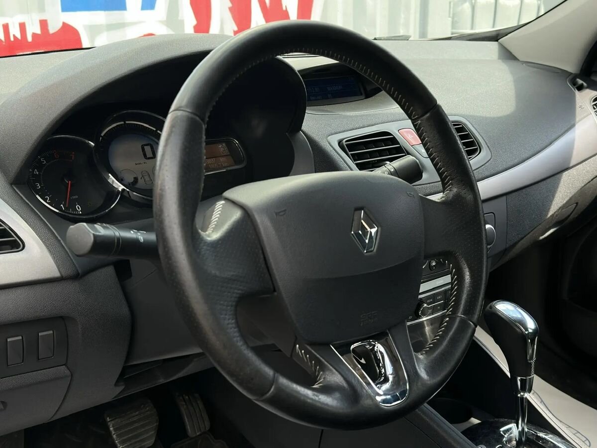 Renault Fluence — фото 21