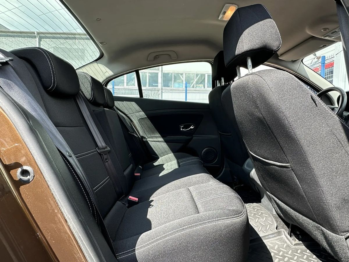Renault Fluence — фото 19