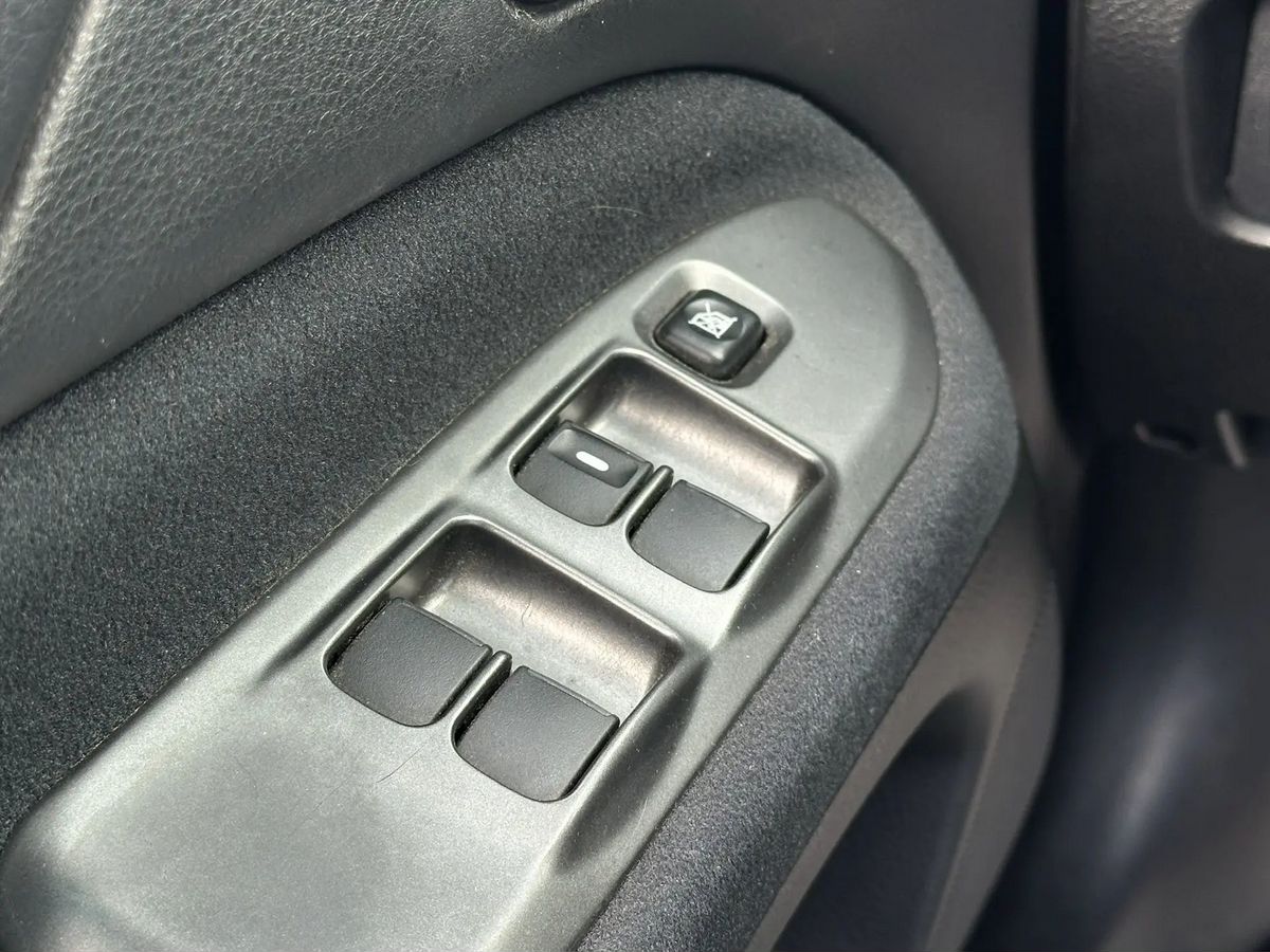 Mitsubishi Lancer — фото 14