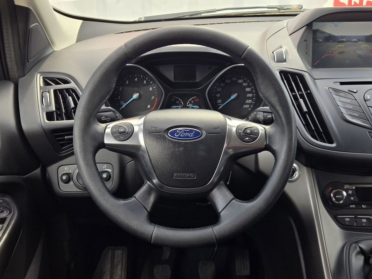 Ford Kuga — фото 13