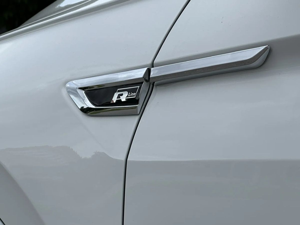 Volkswagen Tiguan — фото 18