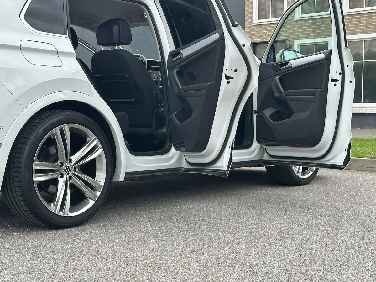Volkswagen Tiguan — фото 31