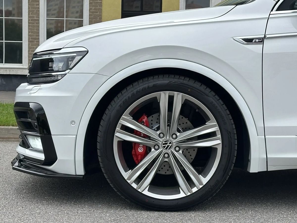 Volkswagen Tiguan — фото 11