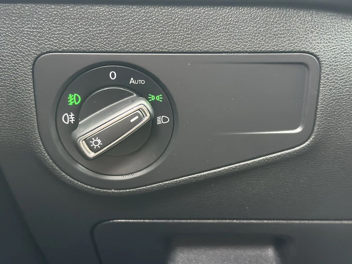 Volkswagen Tiguan — фото 36