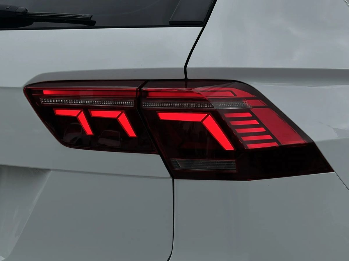 Volkswagen Tiguan — фото 19
