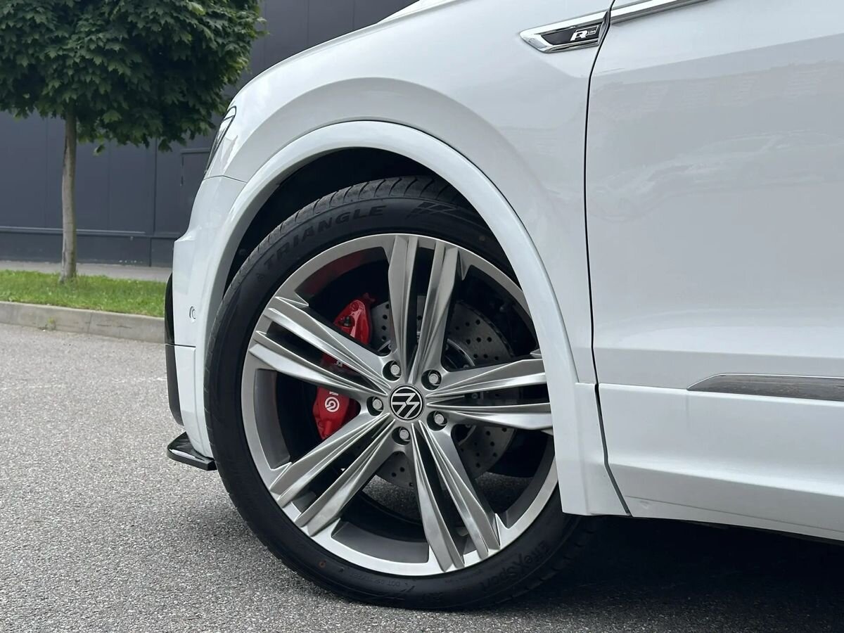 Volkswagen Tiguan — фото 24