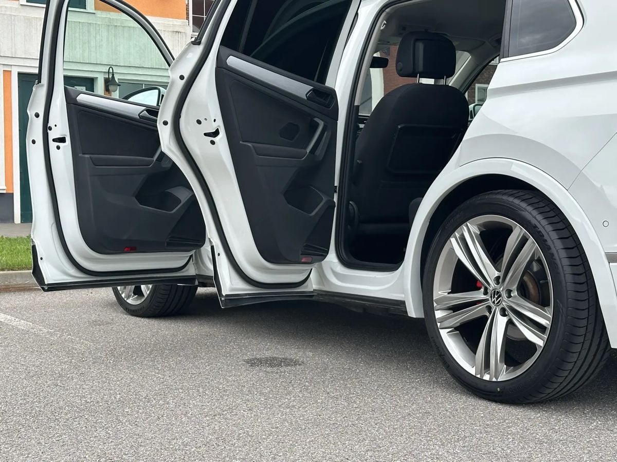 Volkswagen Tiguan — фото 12