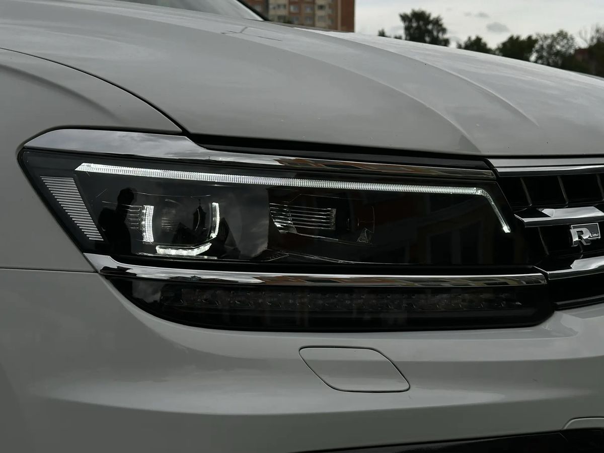 Volkswagen Tiguan — фото 25