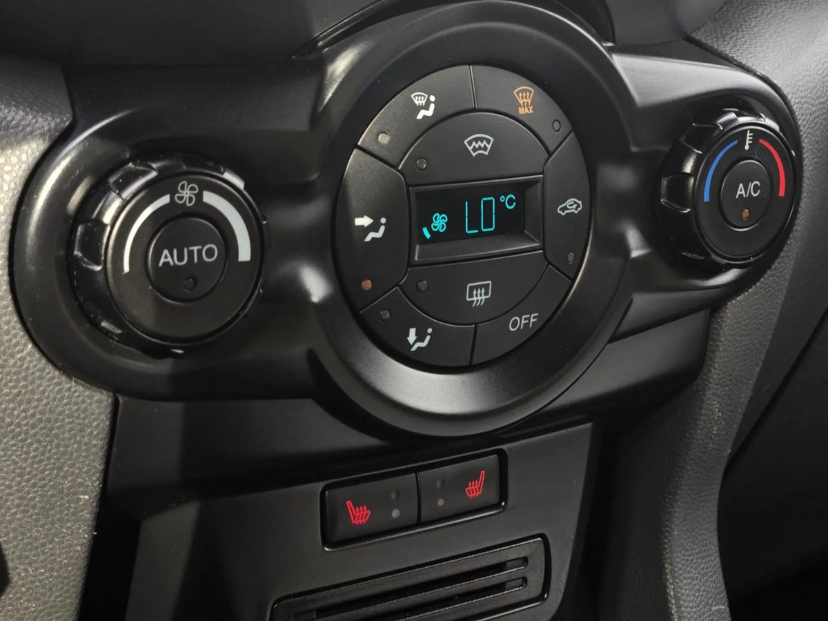Ford EcoSport — фото 14