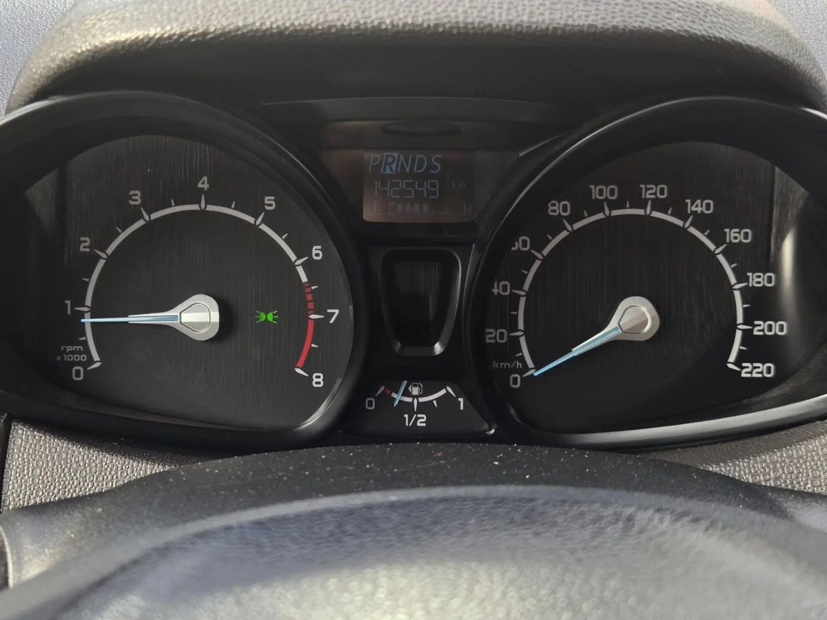 Ford EcoSport — фото 9