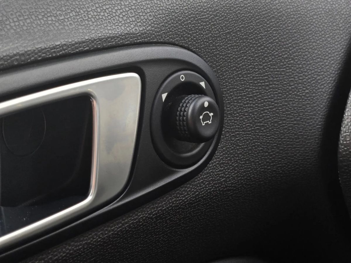 Ford EcoSport — фото 19