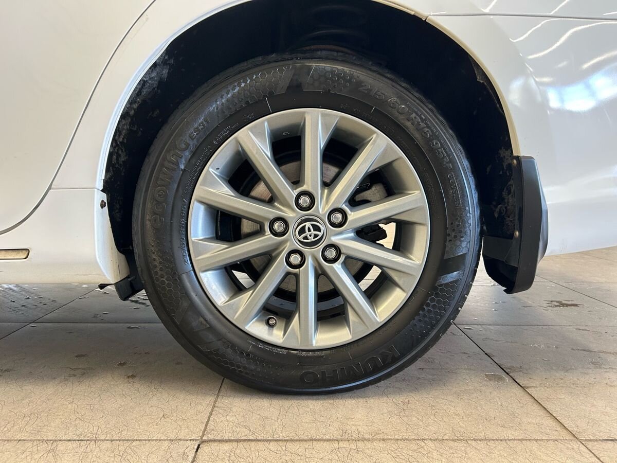 Toyota Camry VII (XV50)
