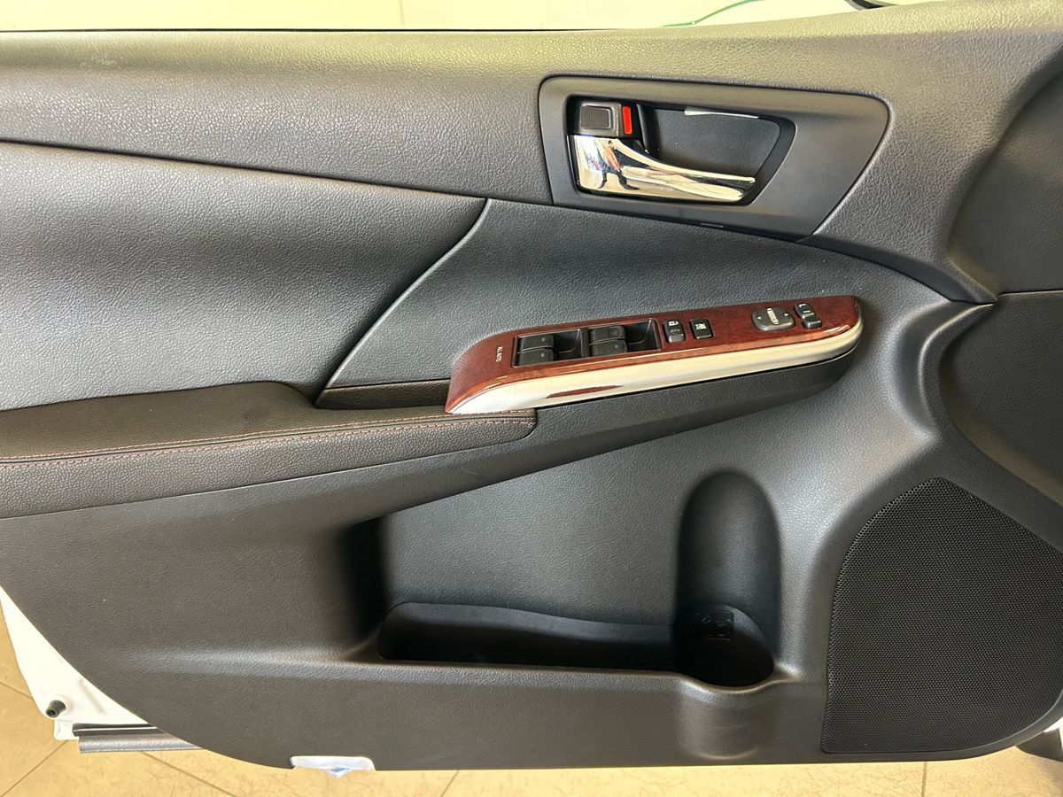 Toyota Camry VII (XV50)