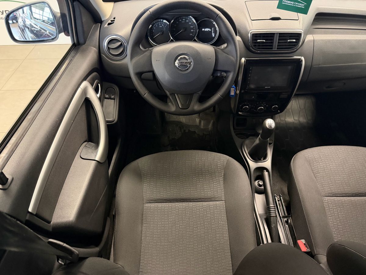 Nissan Terrano III (D10)