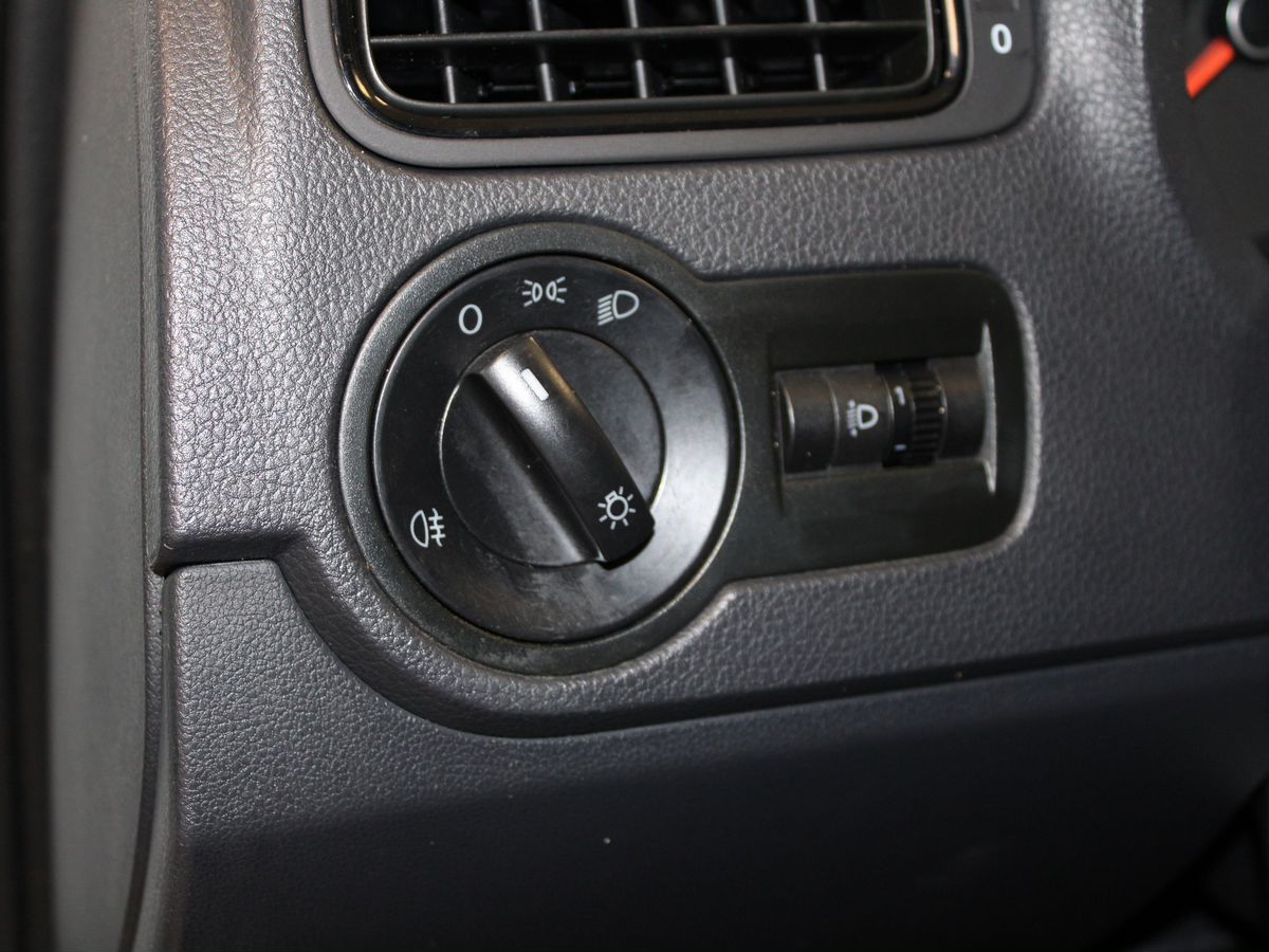Volkswagen Polo V