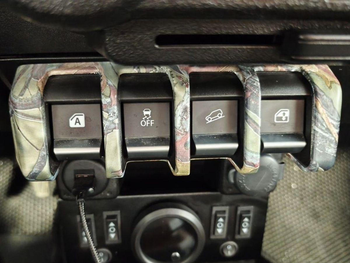 Suzuki Jimny IV