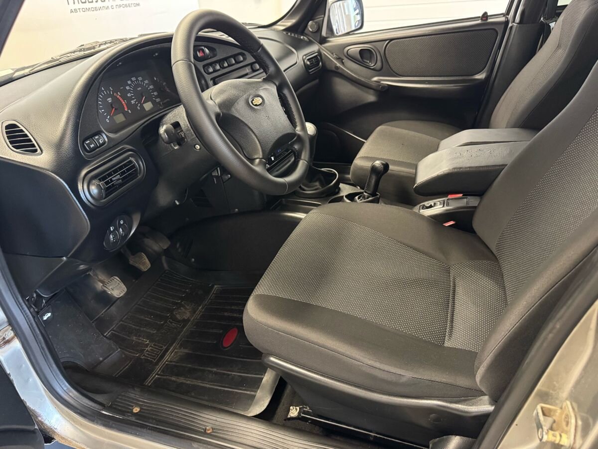 Chevrolet Niva I