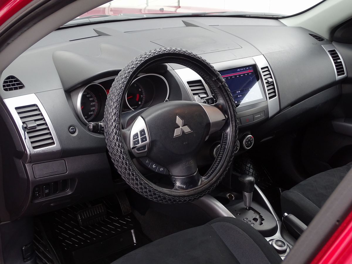 Автомобиль Mitsubishi Outlander 2.4 CVT (170 л.с.) 4WD - 3