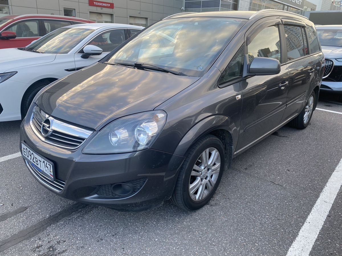 Opel Zafira B Рестайлинг