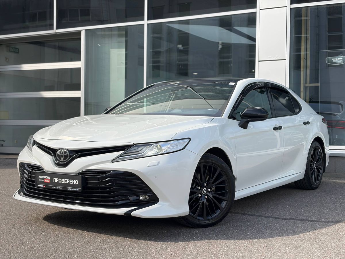 Toyota Camry VIII (XV70)
