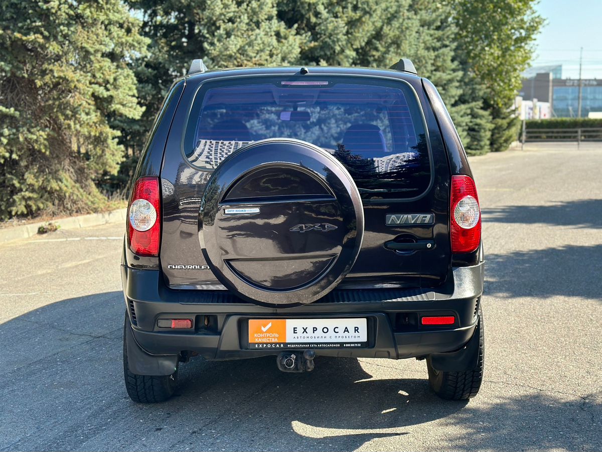 car-image