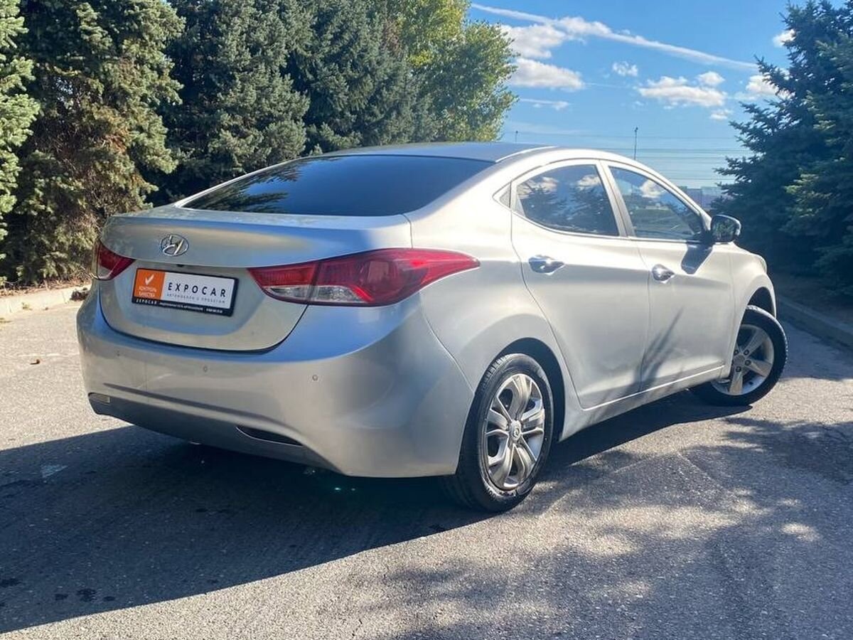 car-image