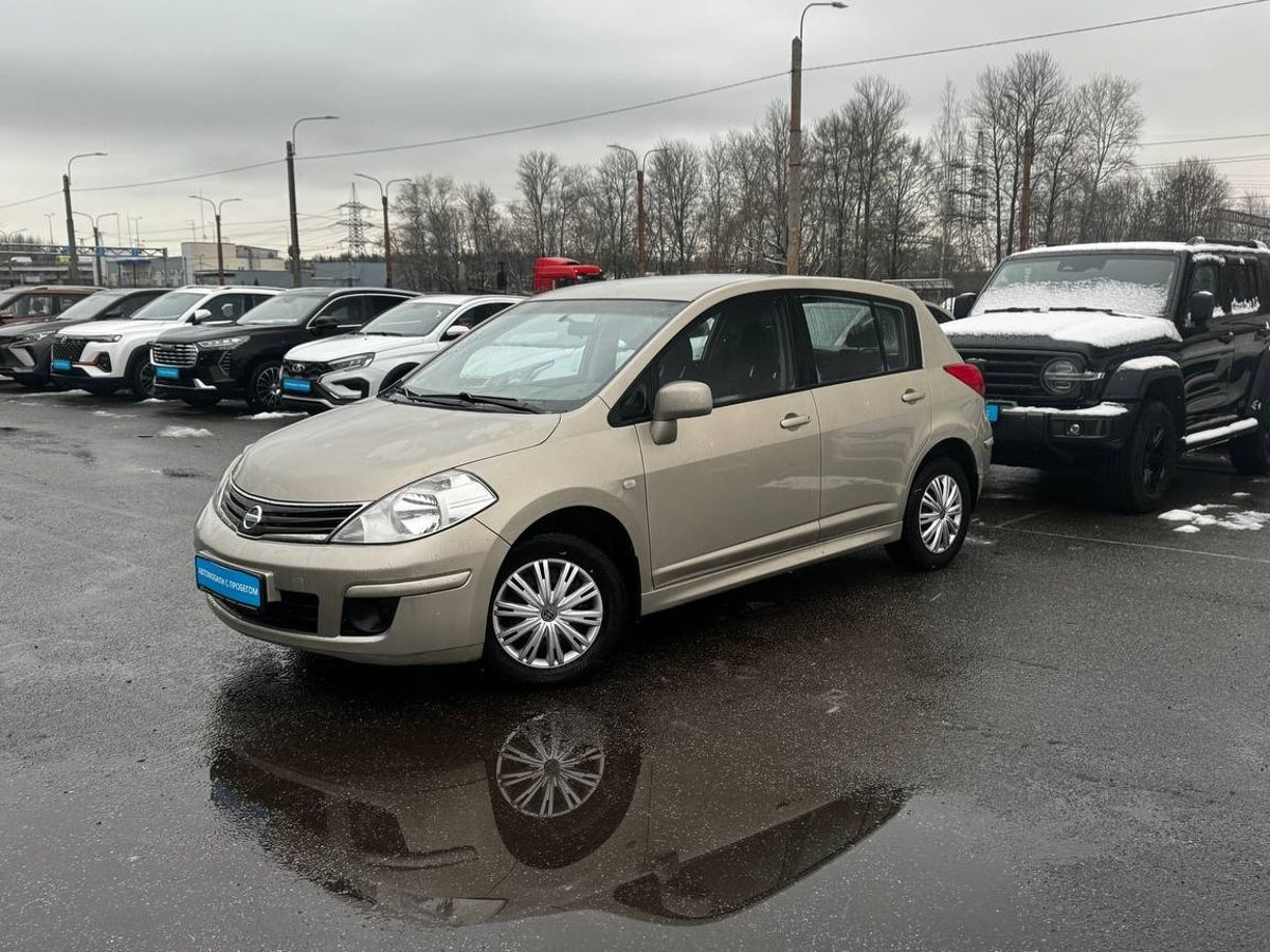Nissan Tiida