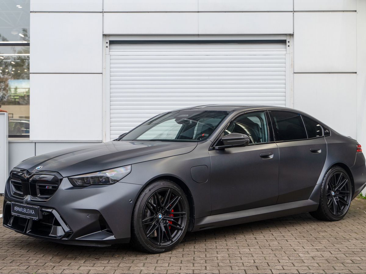 BMW M5 4.4hyb AT (727 л.с.) 4WD