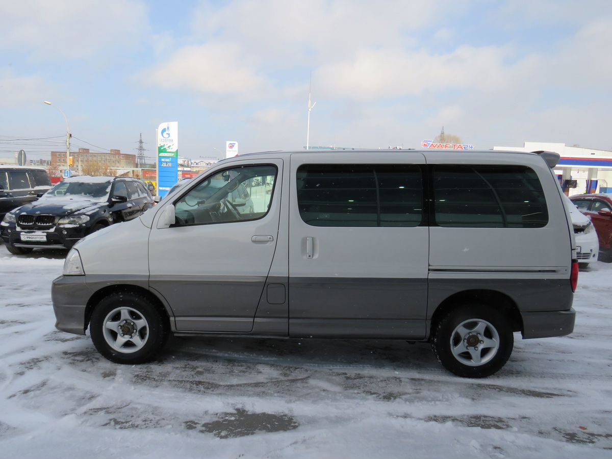 Toyota Grand HiAce