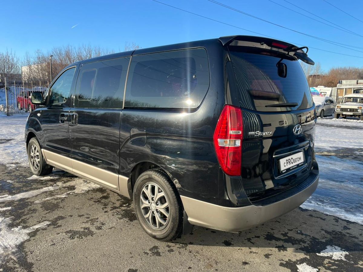 Hyundai Grand Starex