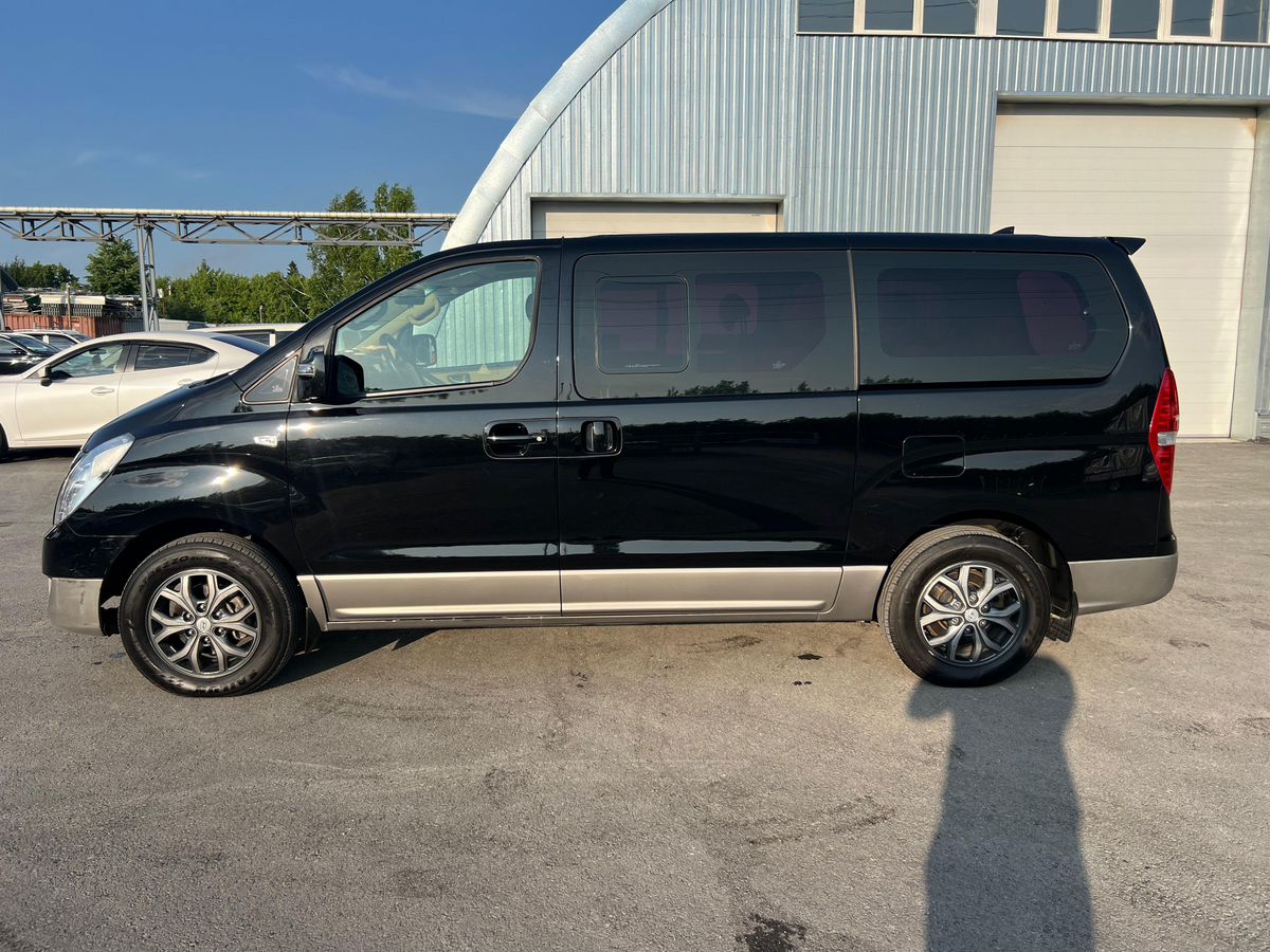 Hyundai Grand Starex