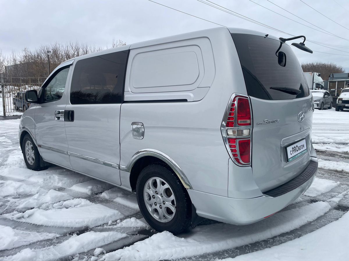 Hyundai Grand Starex