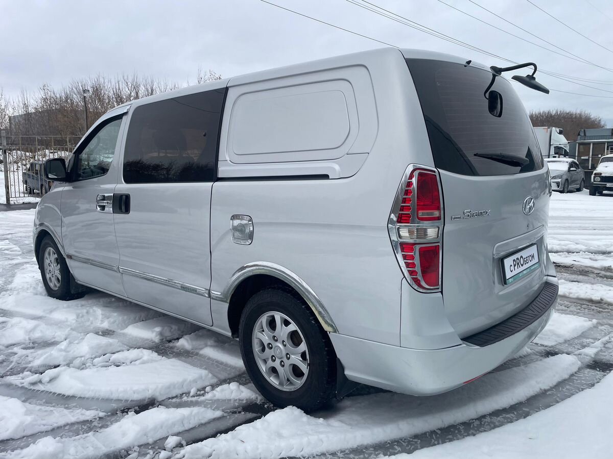 Hyundai Grand Starex