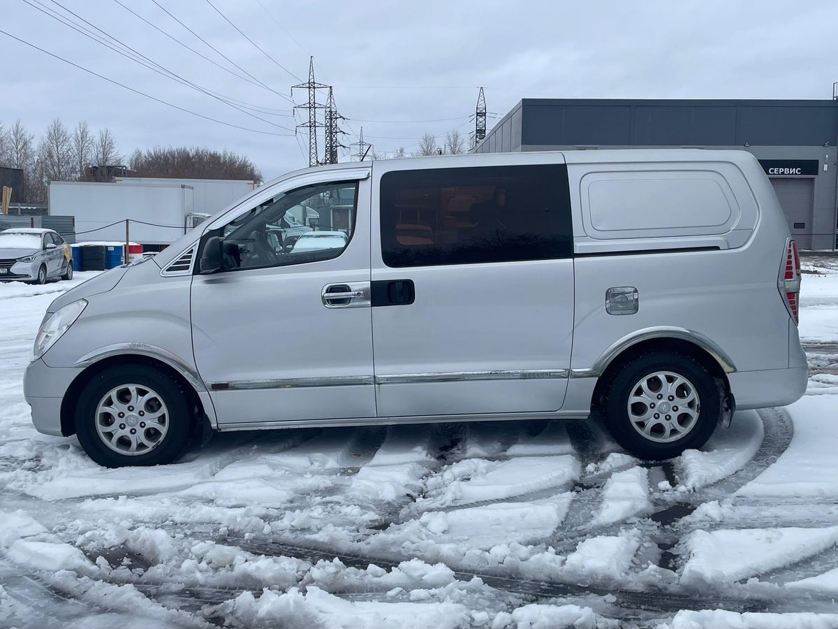 Hyundai Grand Starex