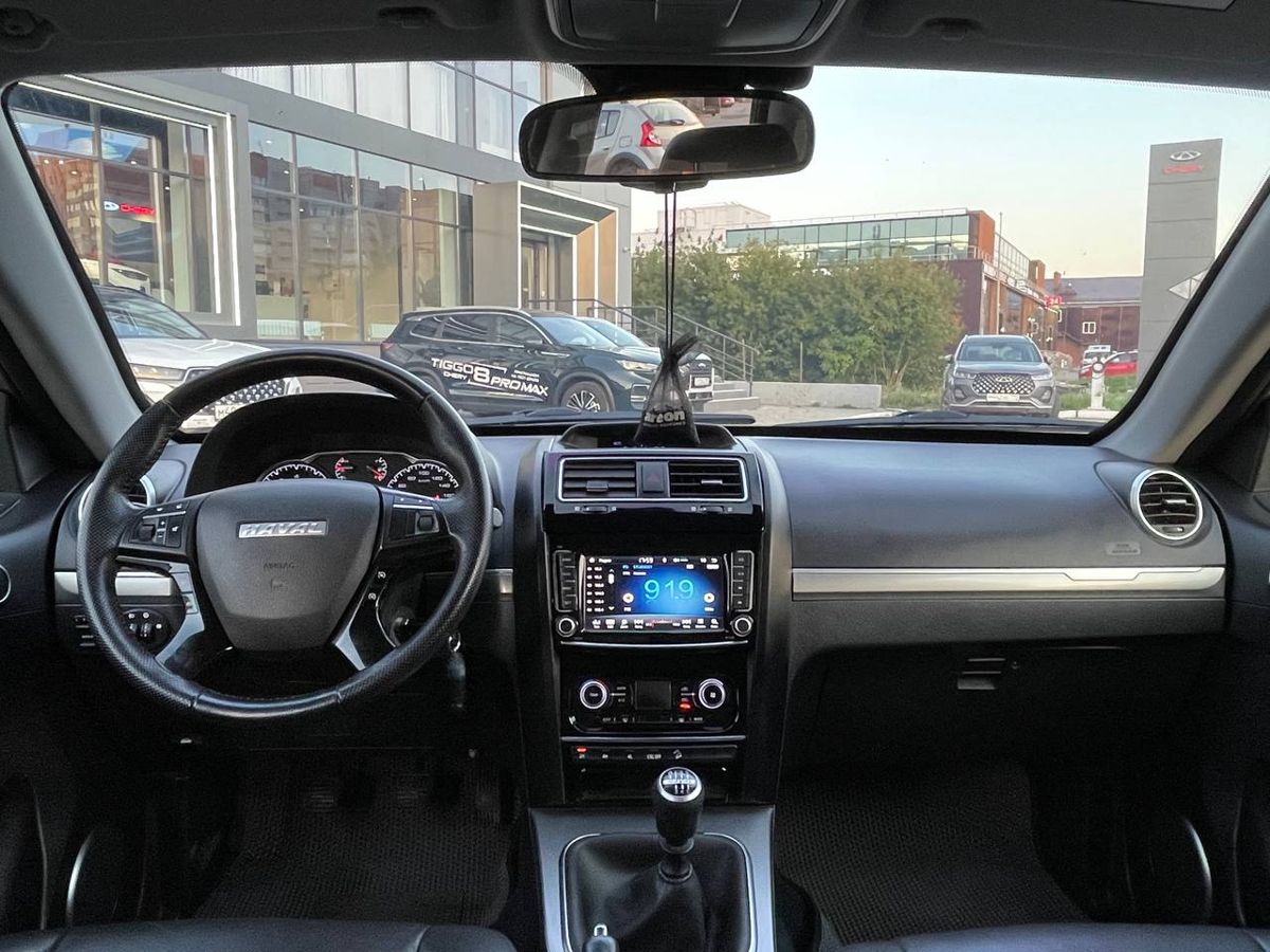 car-image