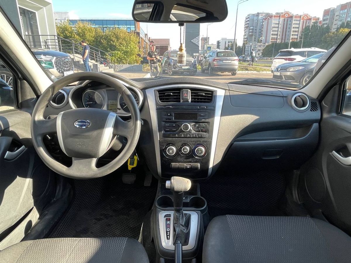 car-image