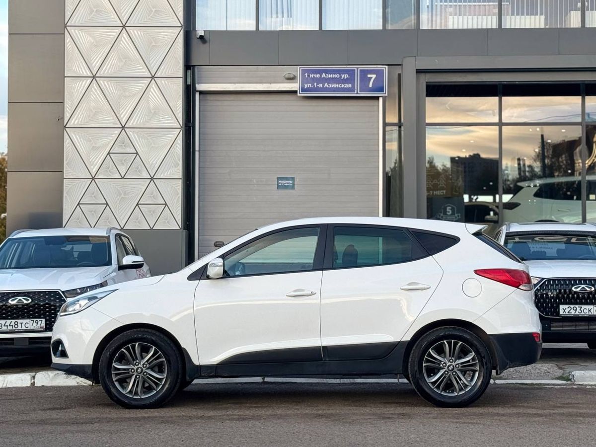 car-image