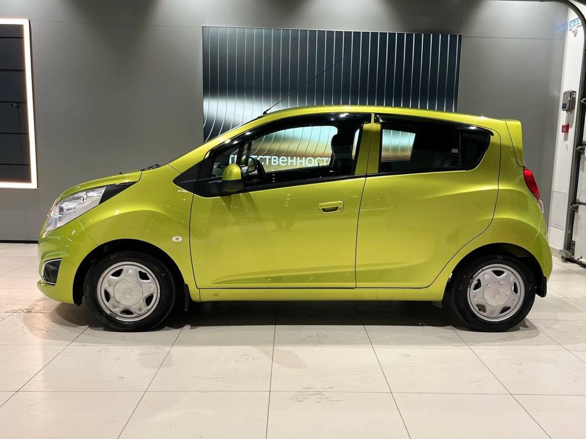 car-image