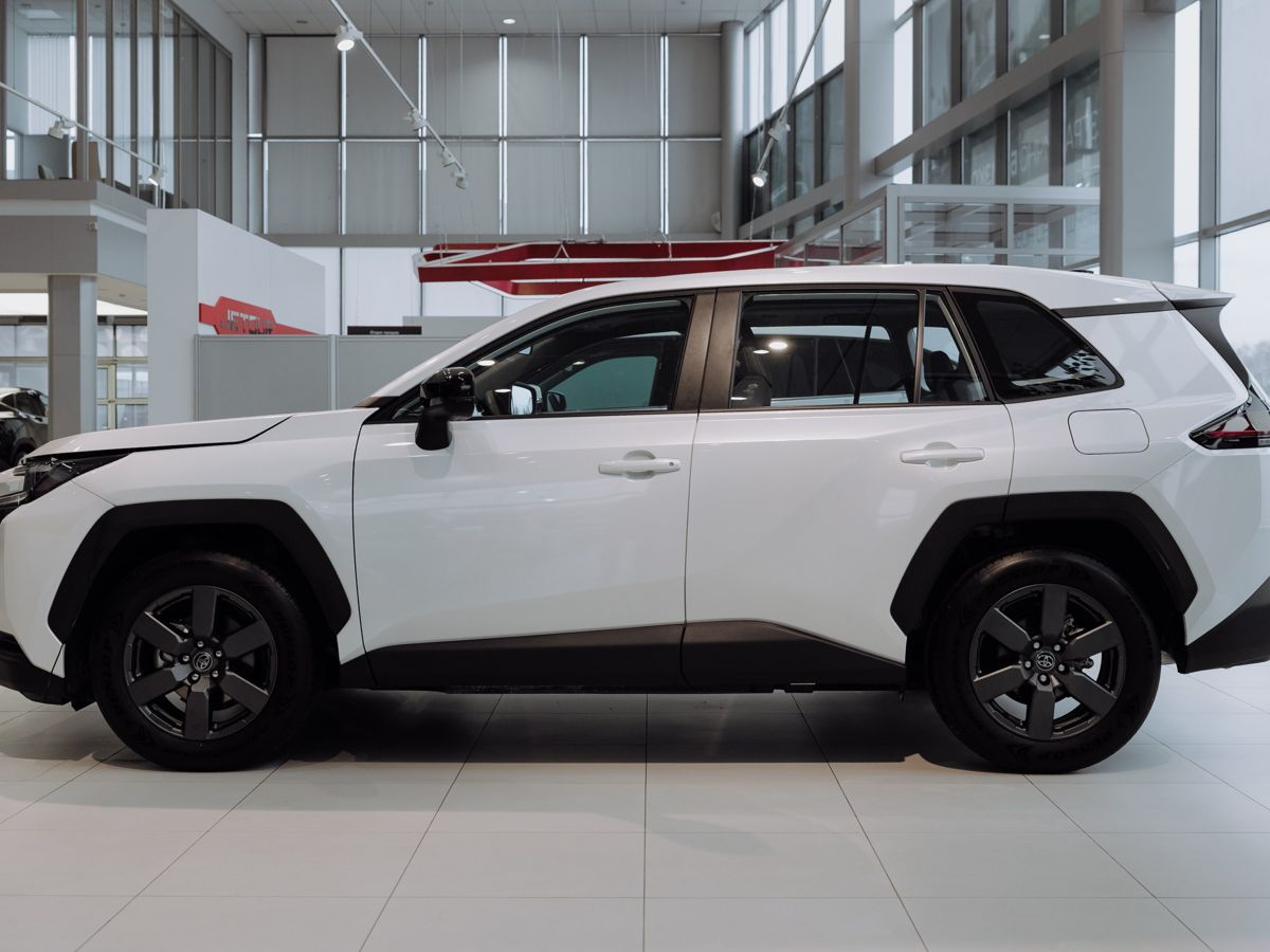 Toyota RAV4 - фото 7