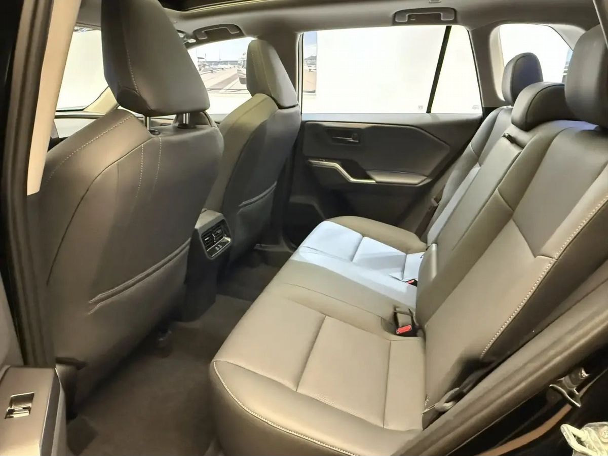 Toyota RAV4 - фото 13