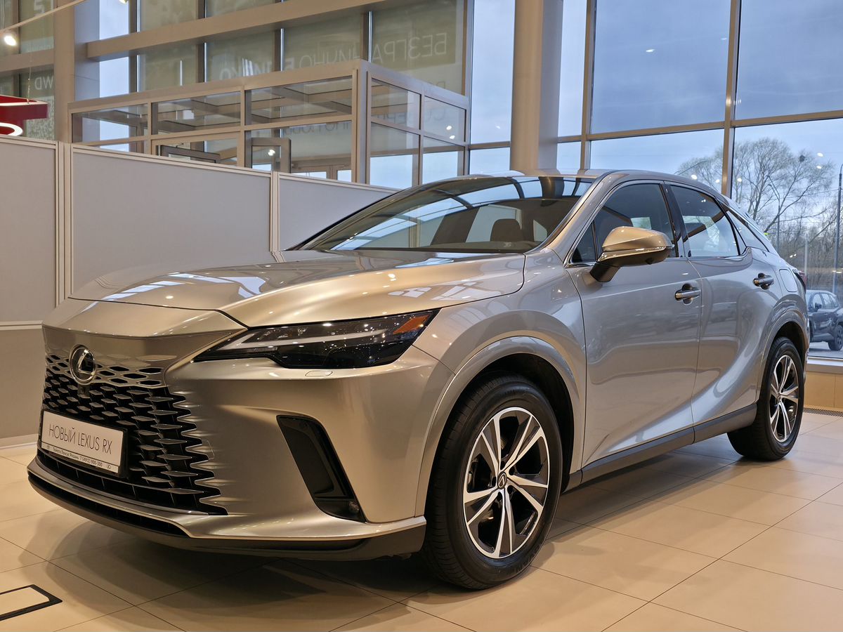 Lexus RX - фото 1