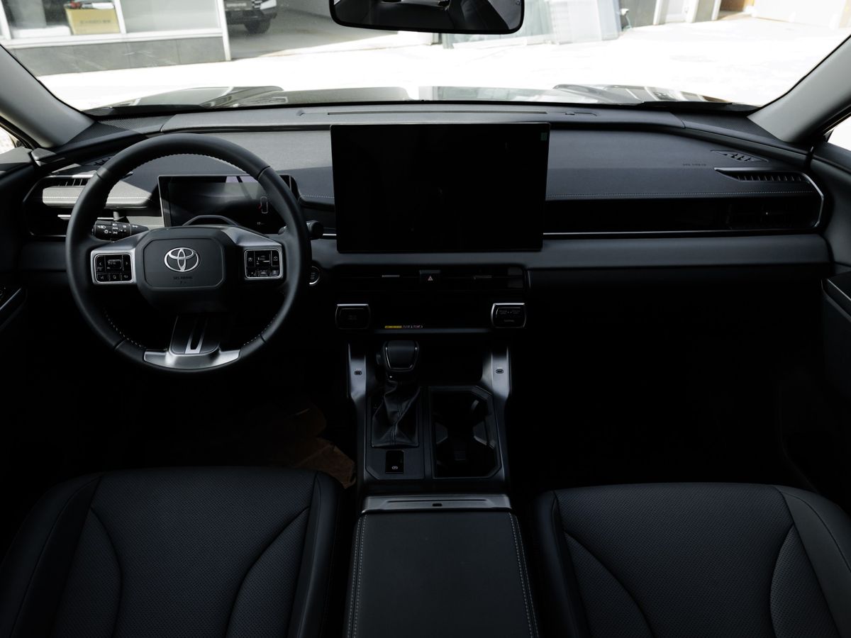Toyota RAV4 - фото 14