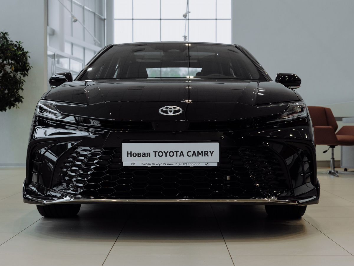 Toyota Camry - фото 2