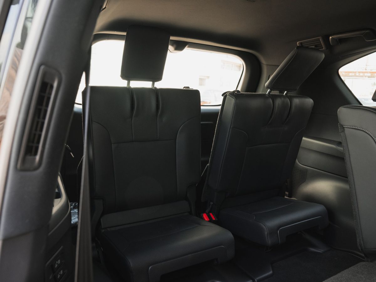 Lexus LX - фото 8
