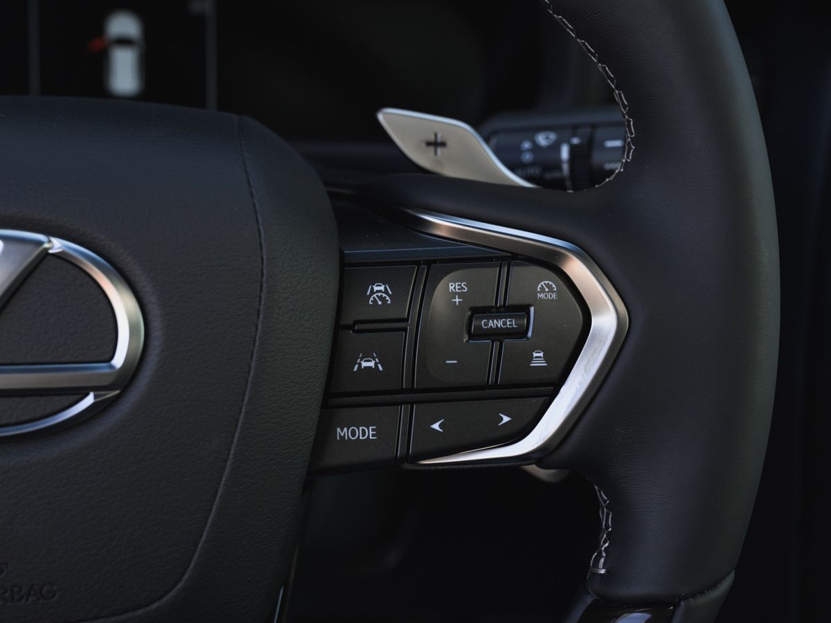 Lexus LX - фото 21