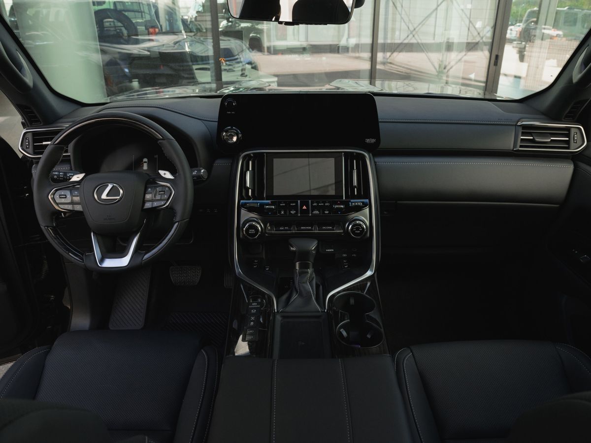 Lexus LX - фото 11